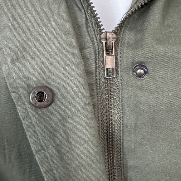 Lightweight Vintage Jacket with Plaid Accents - Picture 4 of 13